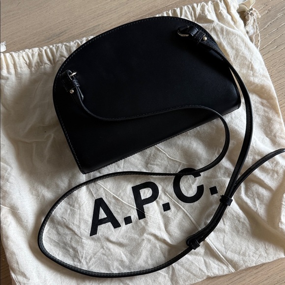 A.P.C. Black Demi-Lune Clutch Leather - Picture 2 of 13